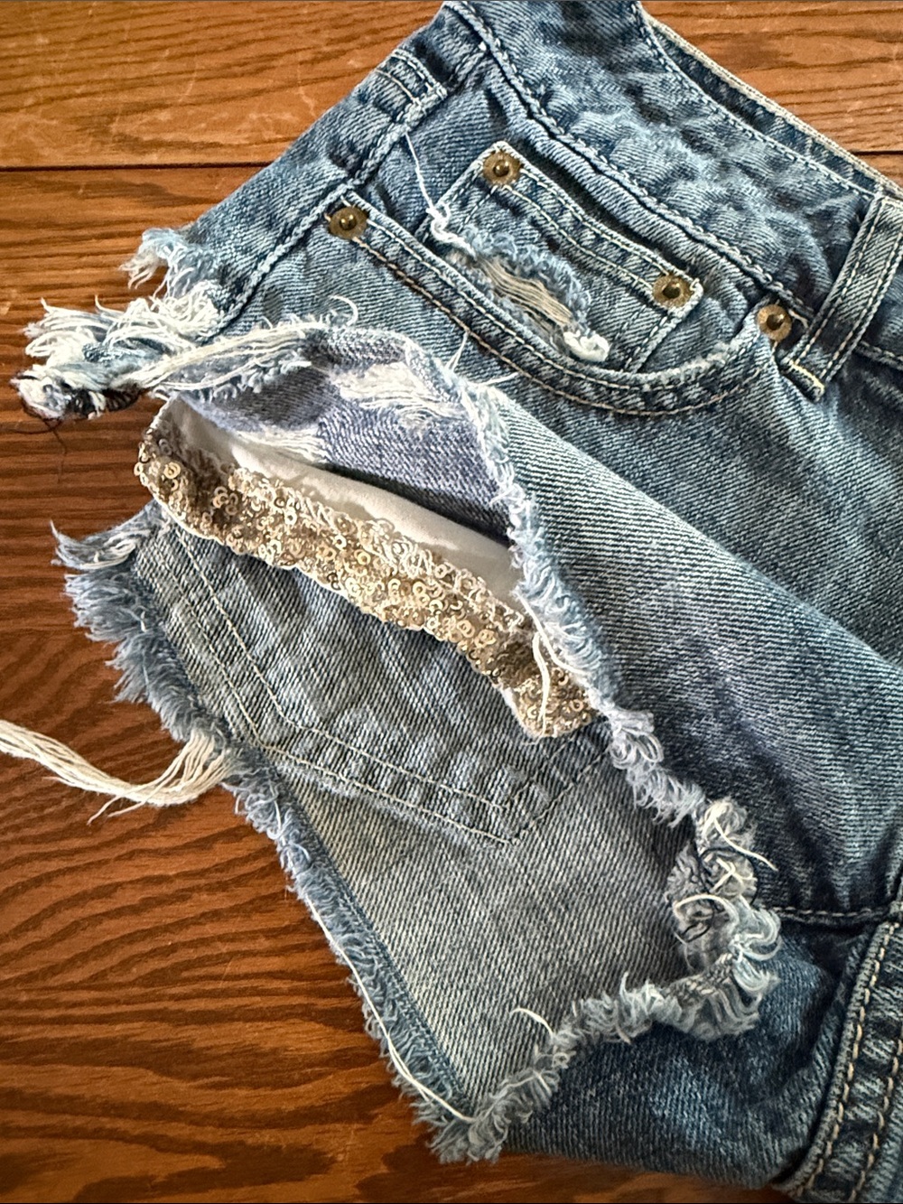 American Eagle Outfitters Blue Distressed Frayed Denim Shorts - Picture 4 of 6